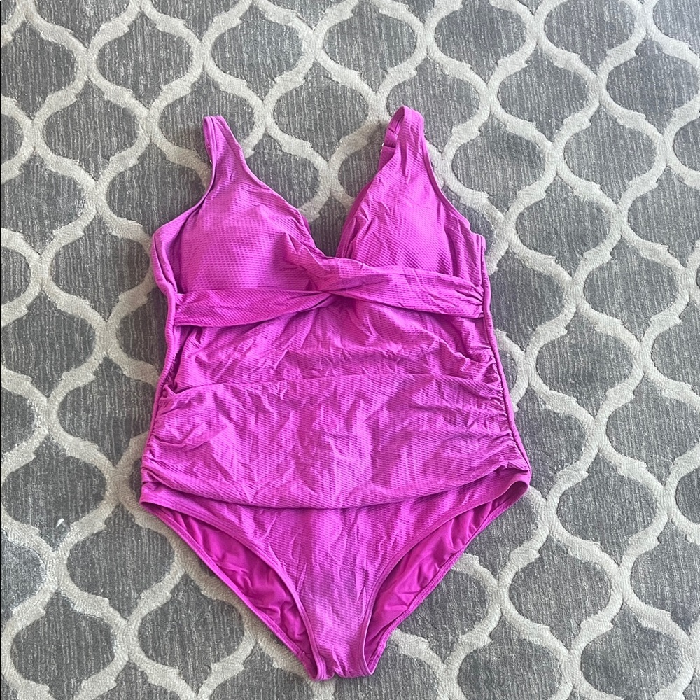 Elegant Fuchsia Women's One Piece Swimsuit